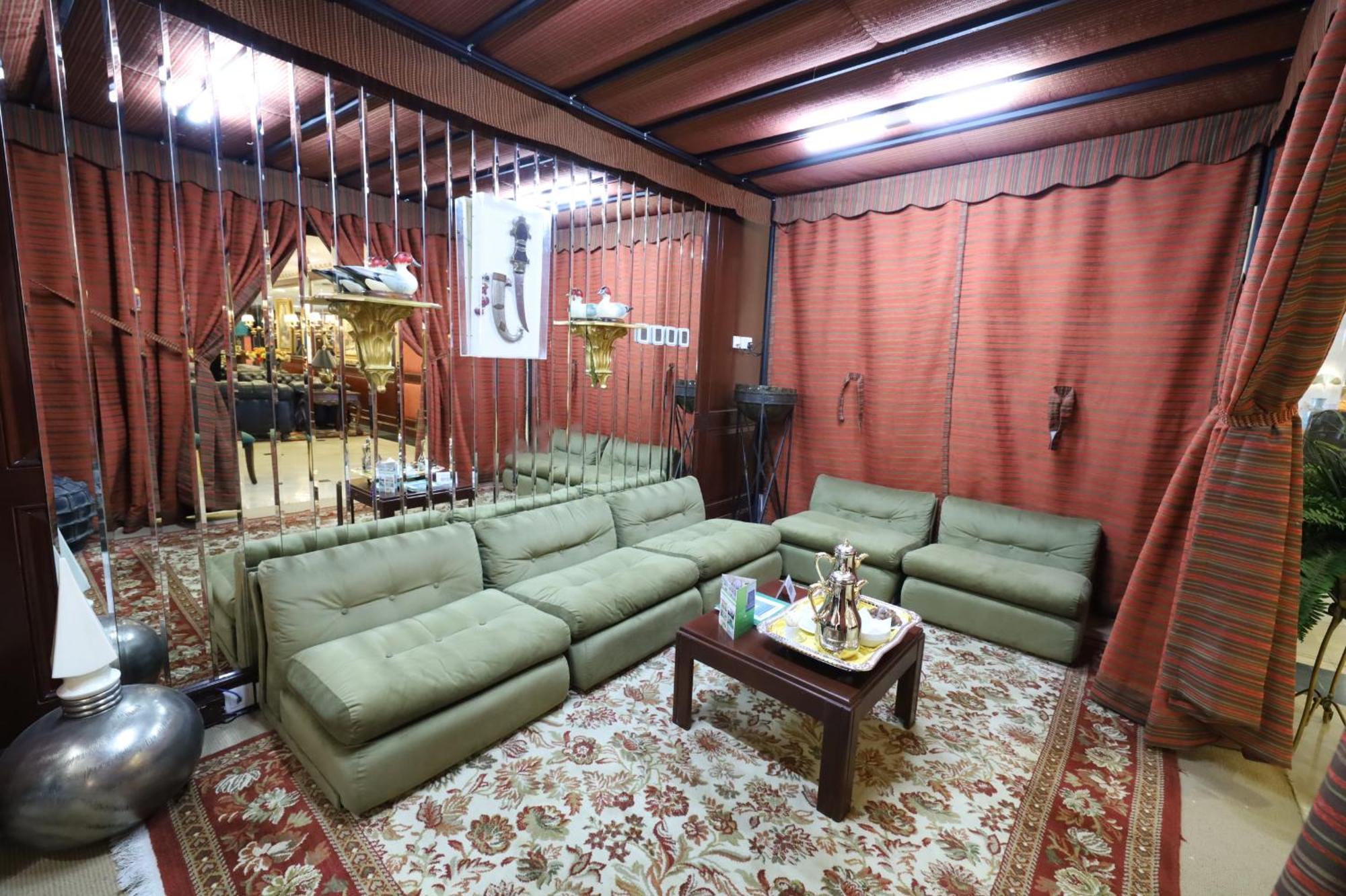 Habitat All Suites, Al Khobar Exterior photo A private room at a karaoke box