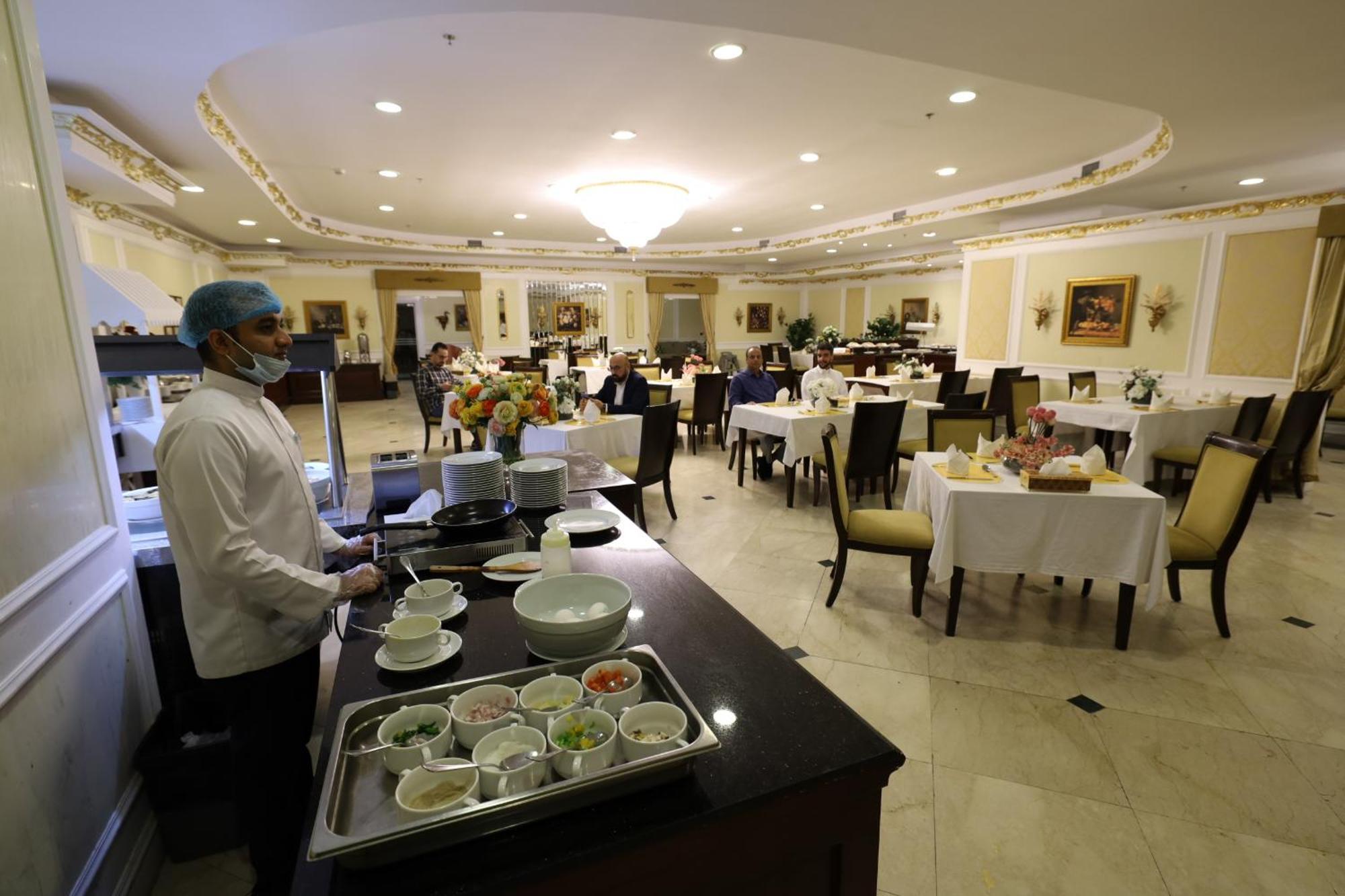 Habitat All Suites, Al Khobar Exterior photo A restaurant in a hotel