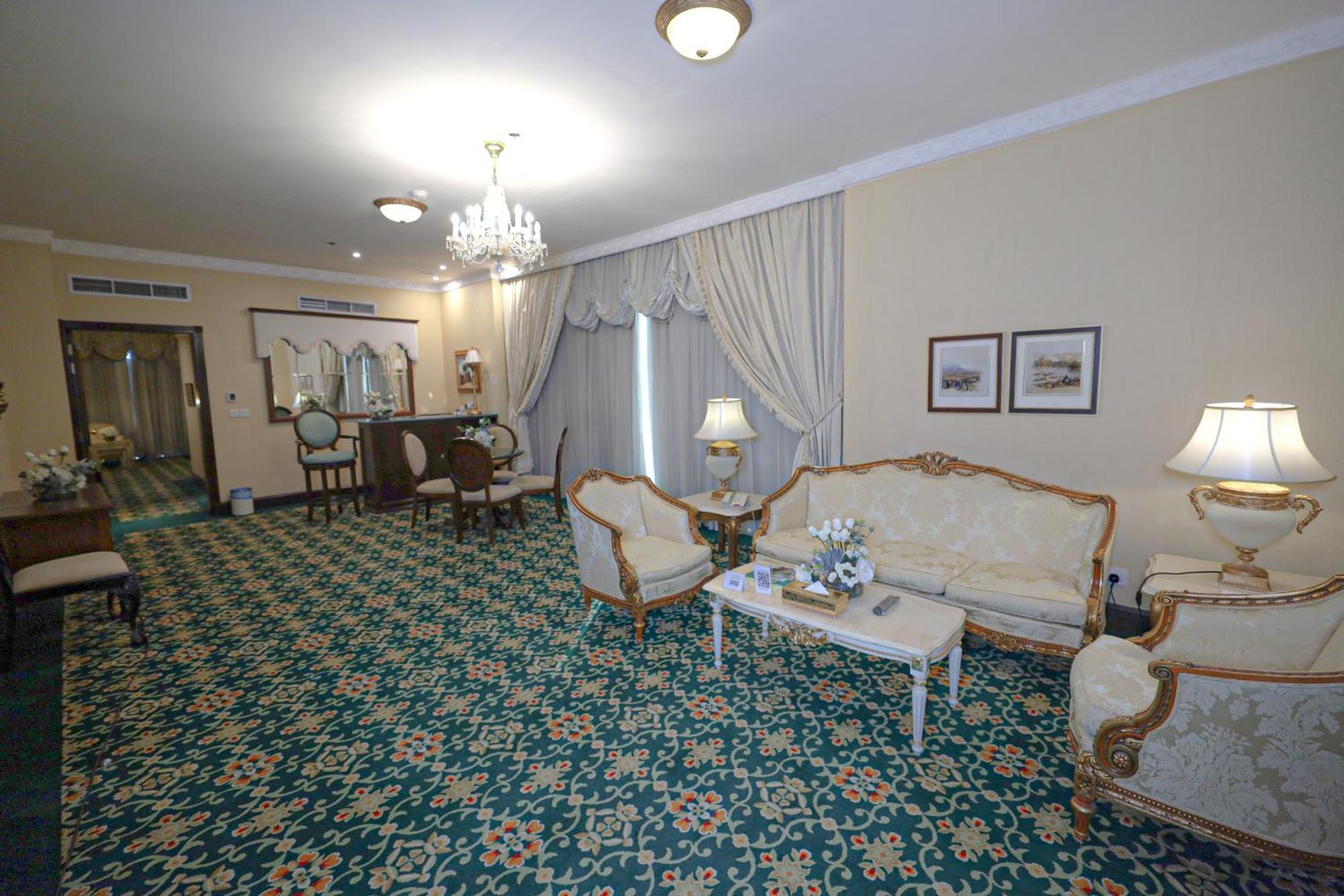 Habitat All Suites, Al Khobar Exterior photo A suite at the hotel