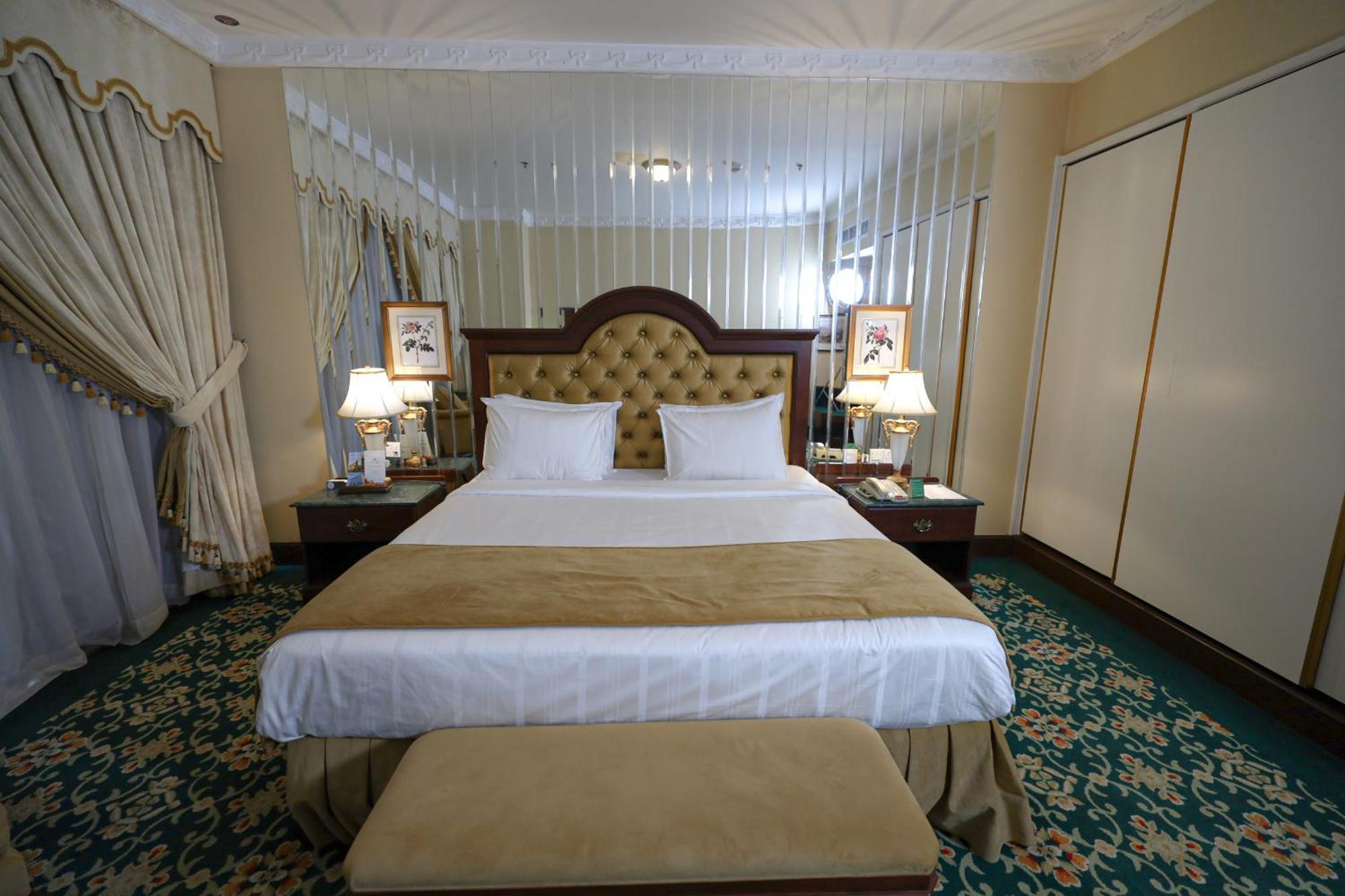 Habitat All Suites, Al Khobar Exterior photo A bedroom at the Grand Hotel
